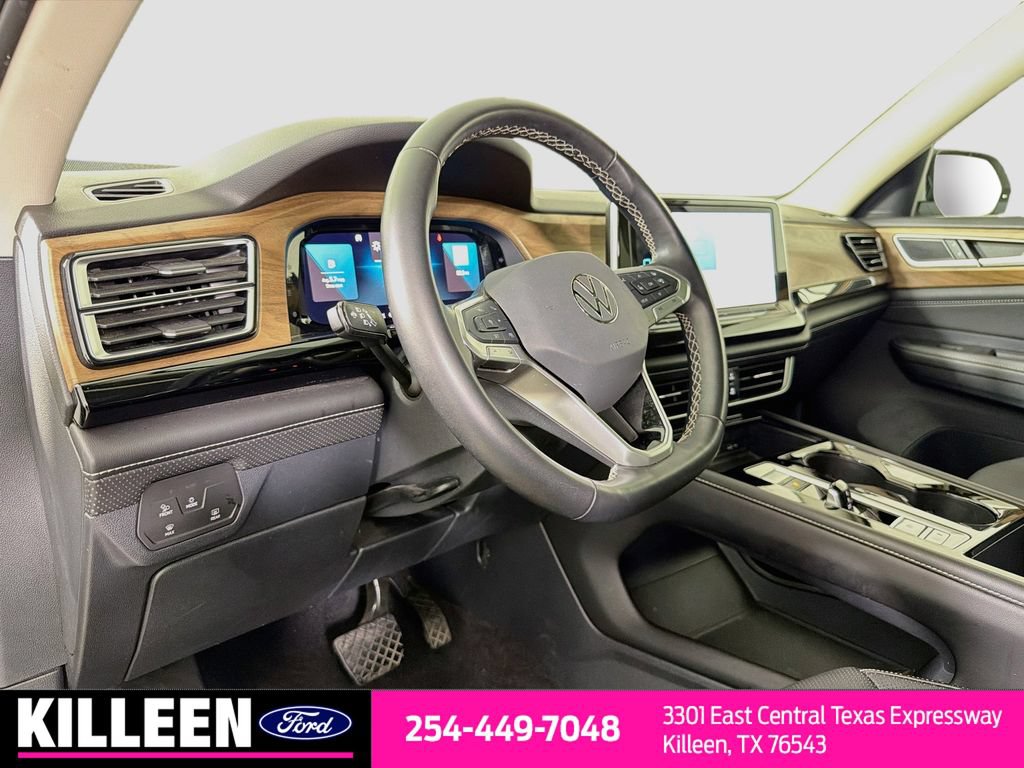 Used 2024 Volkswagen Atlas SE w/ Panoramic Sunroof Package FWD image 11