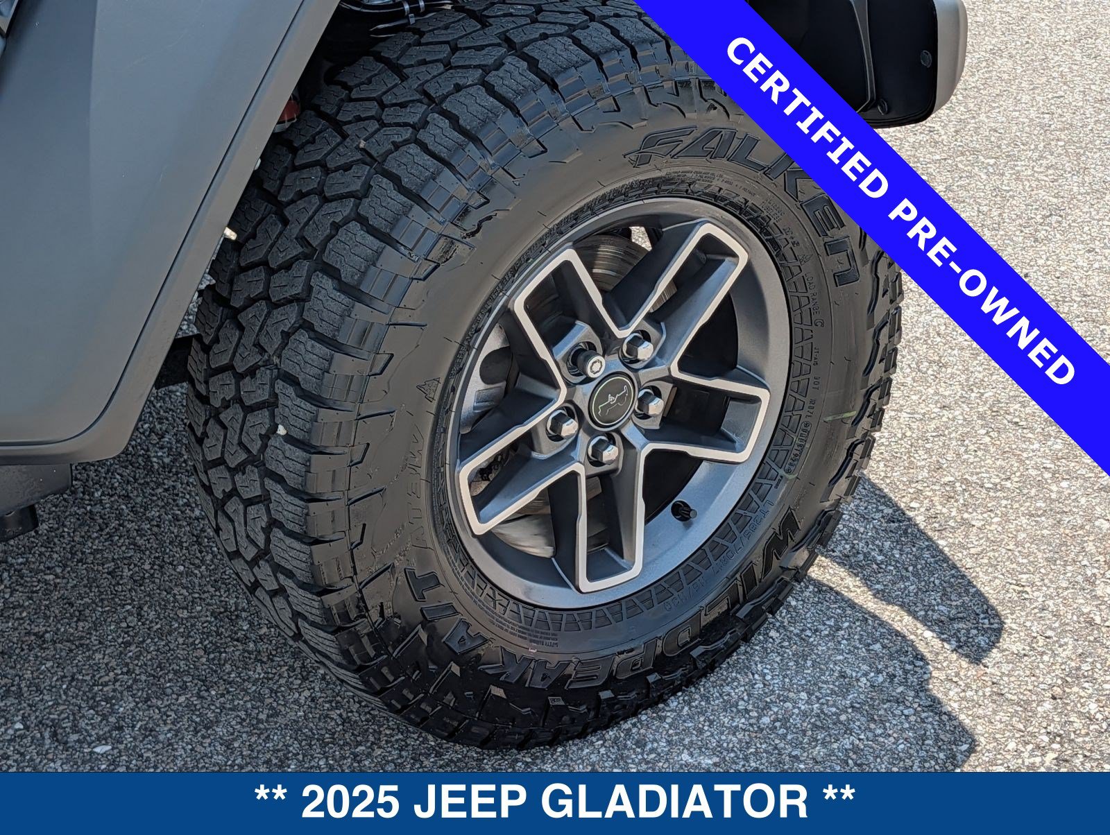 Used 2025 Jeep Gladiator Mojave w/ Convenience Group AWD/4WD image 13