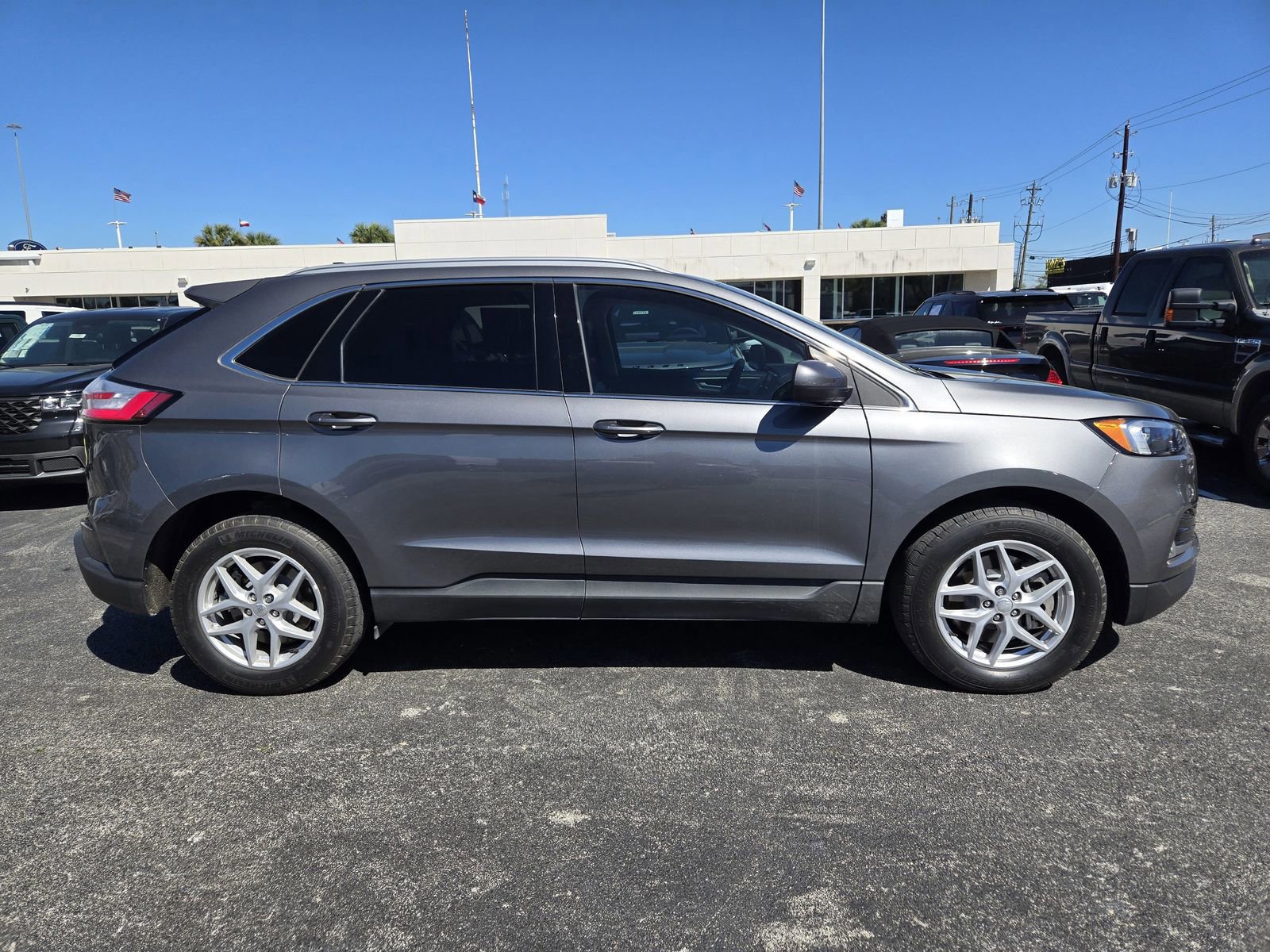 Certified 2024 Ford Edge SEL w/ Convenience Package image 2