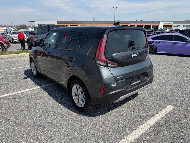 Used 2024 Kia Soul LX w/ Option Group 015 image 3