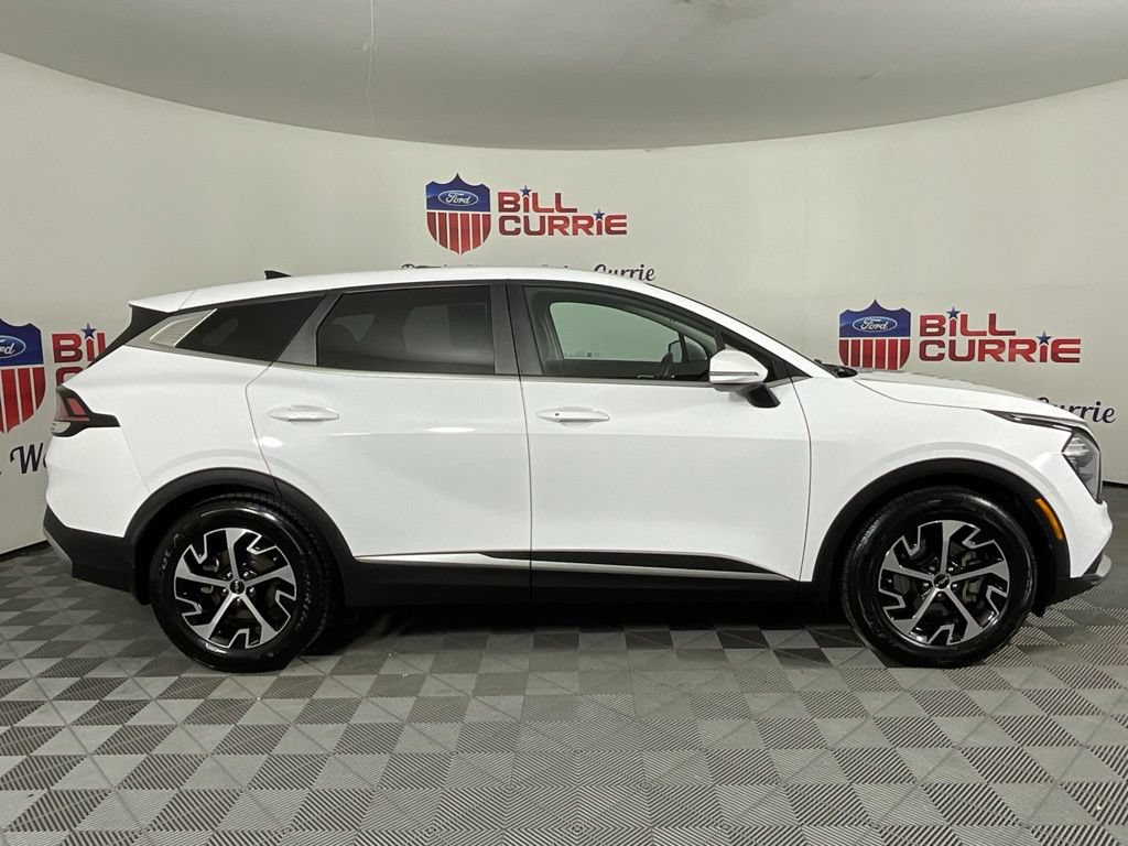 Used 2023 Kia Sportage EX FWD image 2