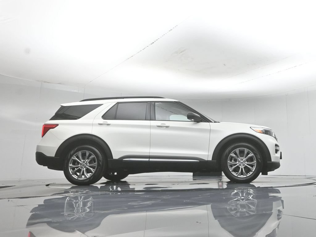 Certified 2021 Ford Explorer XLT w/ Equipment Group 202A RWD image 47