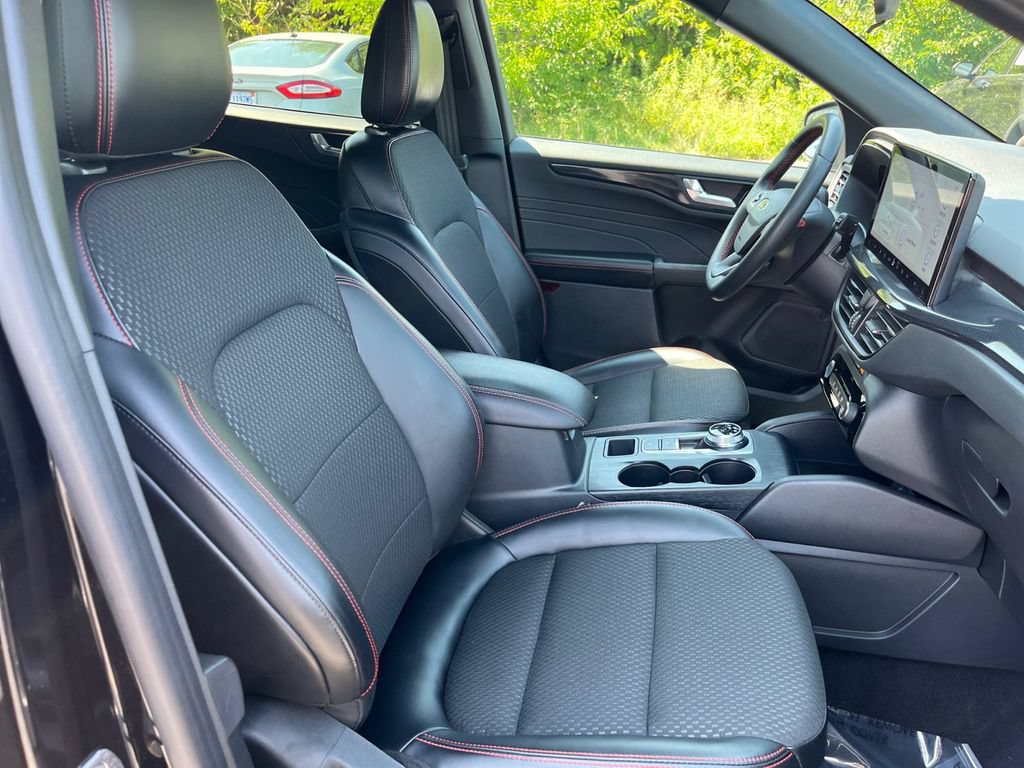 Certified 2023 Ford Escape ST-Line w/ Tech Pack #1 AWD/4WD image 22