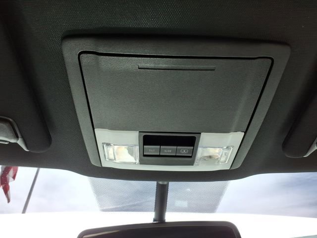 Certified 2019 Ford Explorer Limited w/ Class III Trailer Tow Package image 32