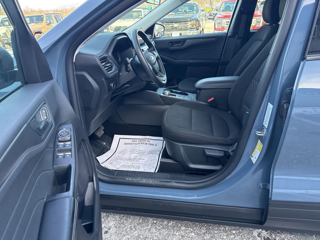 Certified 2025 Ford Escape Active image 9