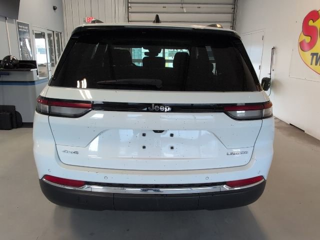 Used 2023 Jeep Grand Cherokee Laredo AWD/4WD image 4