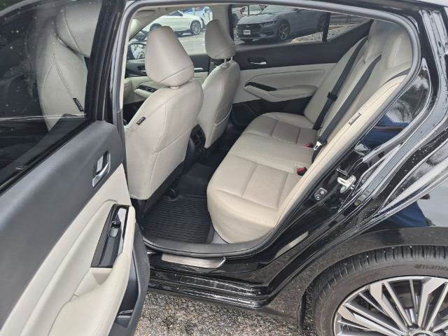 Used 2023 Nissan Altima 2.5 SL FWD image 14