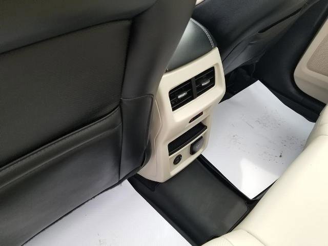 Certified 2022 Ford Edge Titanium w/ Equipment Group 301A AWD/4WD image 18