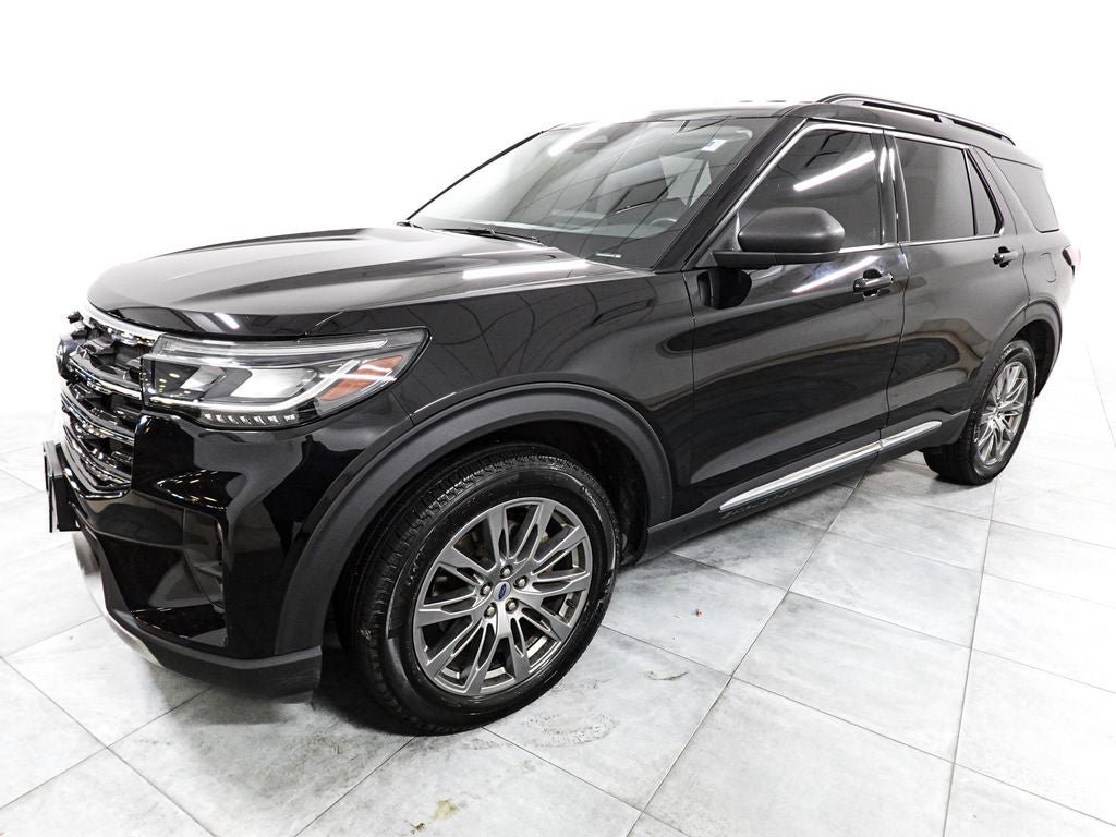 Certified 2025 Ford Explorer Active w/ Active Comfort Package AWD/4WD image 3