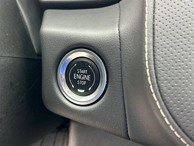 Used 2024 GMC Yukon SLT image 30