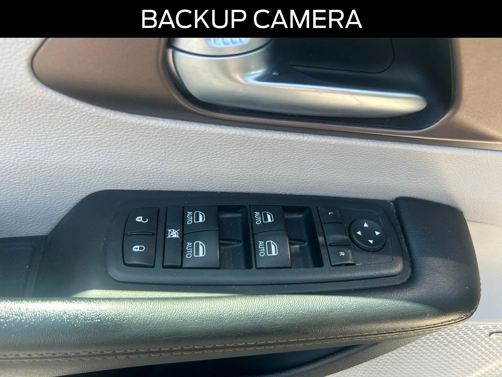 Used 2017 Chrysler Pacifica Touring-L Plus w/ Advanced Safetytec Group FWD image 10