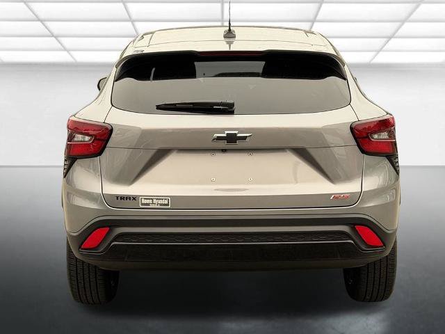 Used 2025 Chevrolet Trax RS FWD image 10