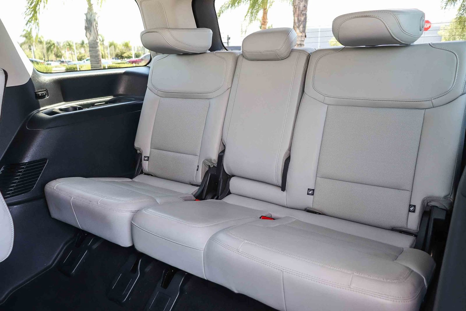 Certified 2025 Ford Expedition Platinum AWD/4WD image 17