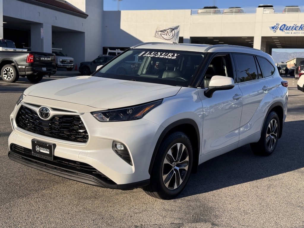 Used 2022 Toyota Highlander XLE image 7