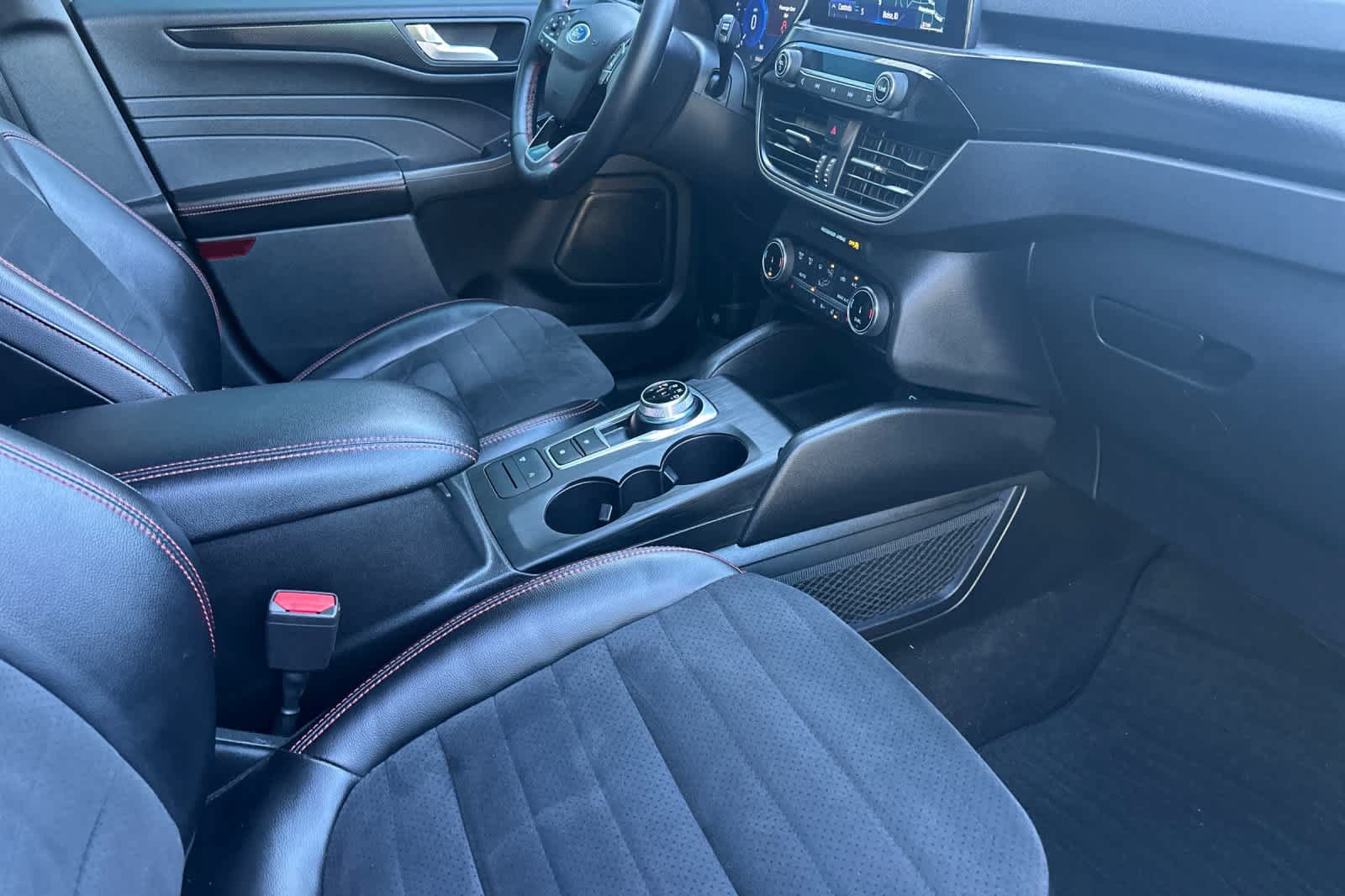 Certified 2022 Ford Escape SEL w/ SEL Stealth AWD Package image 16