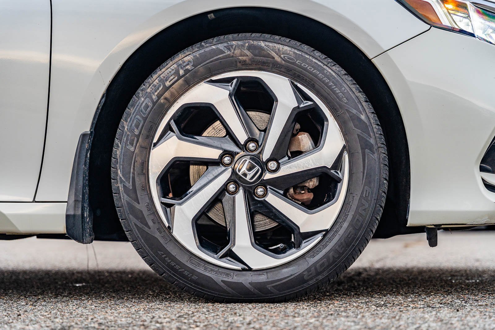 Used 2018 Honda Accord EX image 10