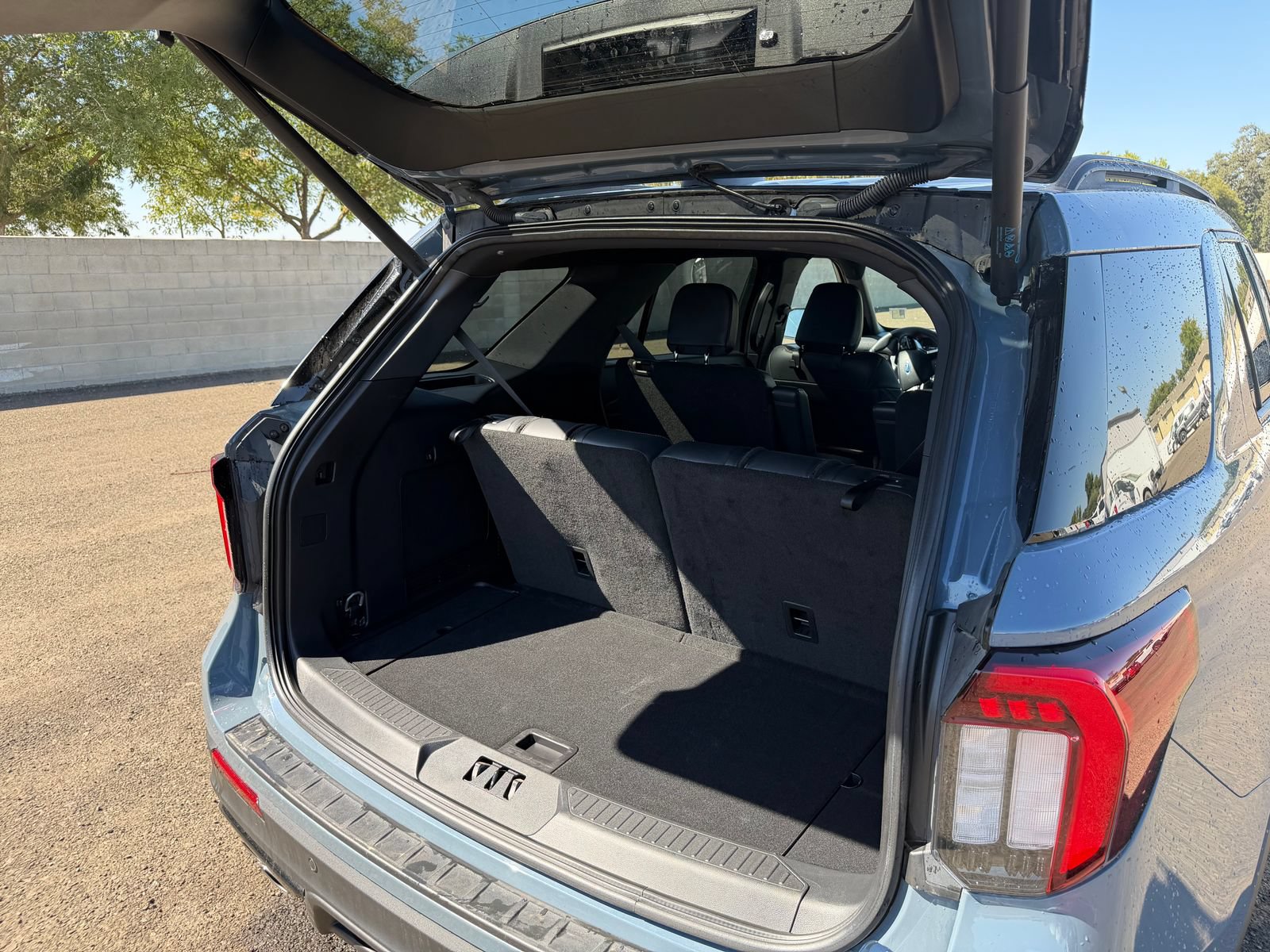 Certified 2025 Ford Explorer ST AWD/4WD image 6