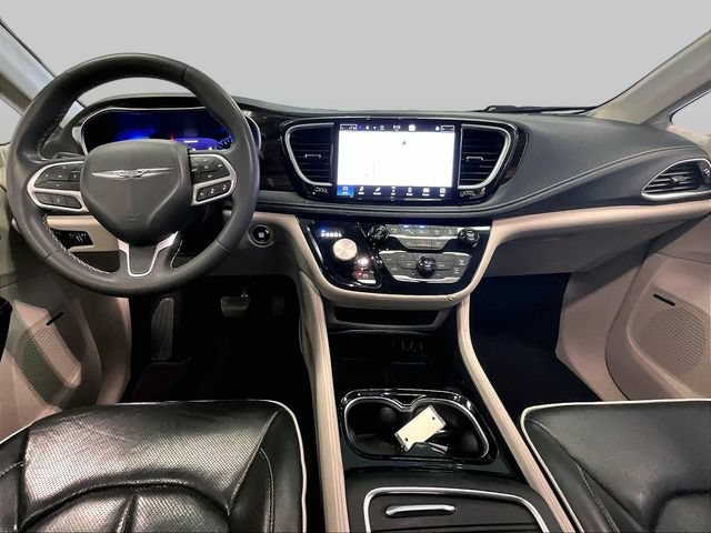 Used 2022 Chrysler Pacifica Limited AWD/4WD image 14
