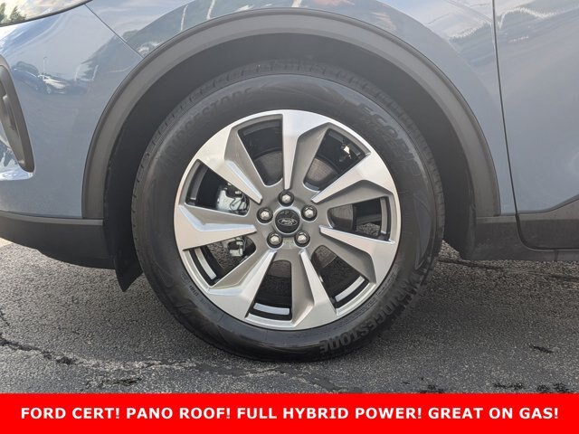 Certified 2025 Ford Escape Platinum w/ Premium Technology Package FWD image 9
