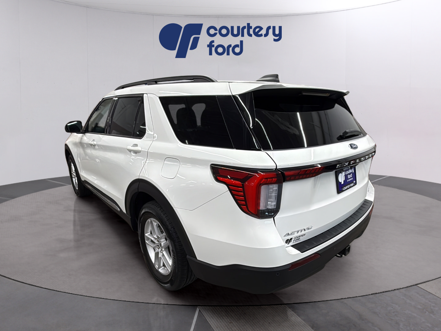 Certified 2025 Ford Explorer Active AWD/4WD image 5