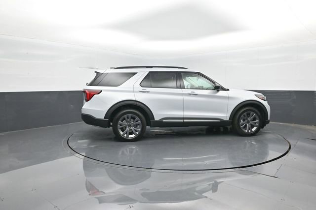 Certified 2025 Ford Explorer Active w/ Active Comfort Package AWD/4WD image 8