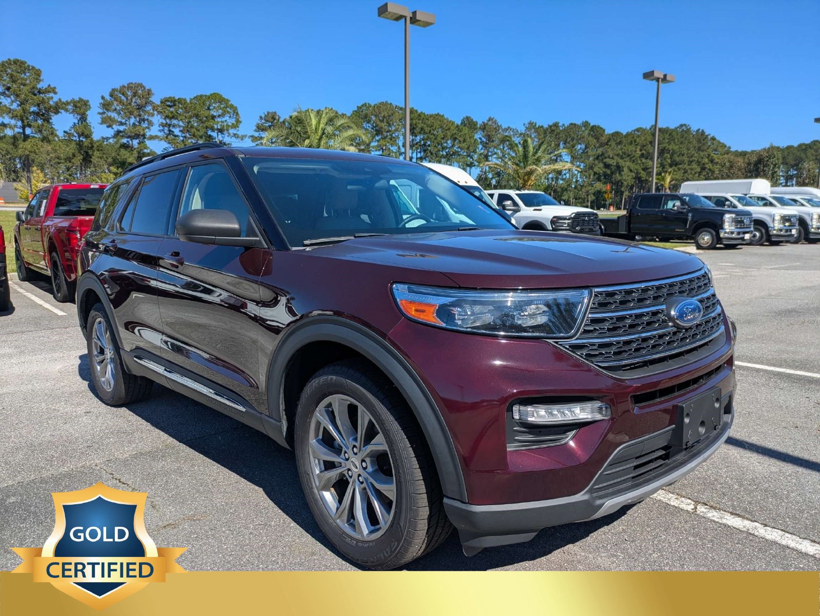 Certified 2022 Ford Explorer XLT w/ Equipment Group 202A