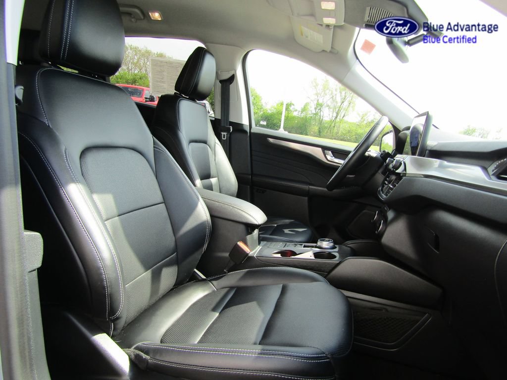 Certified 2022 Ford Escape Titanium FWD image 17