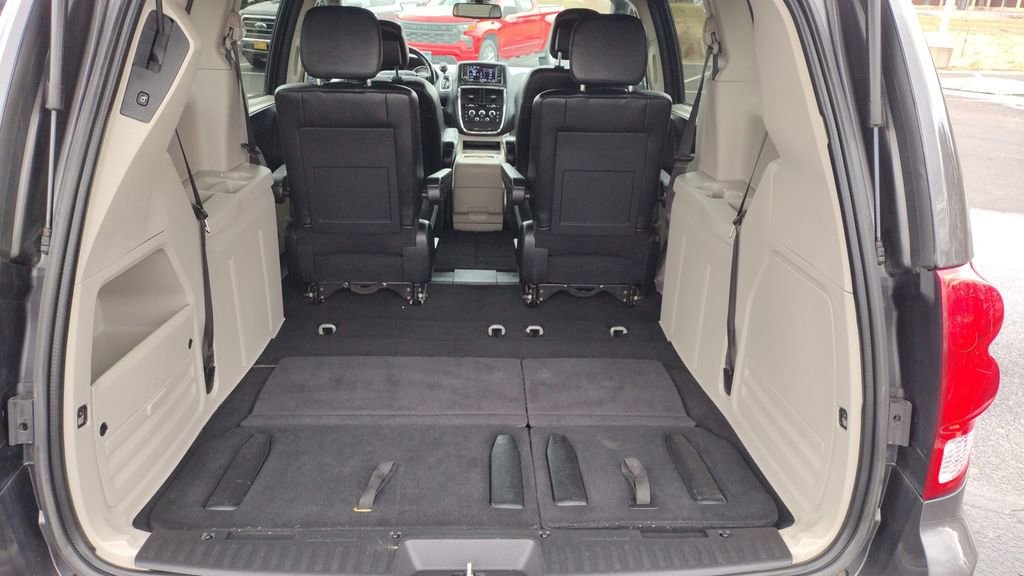 Used 2020 Dodge Grand Caravan SXT FWD image 25