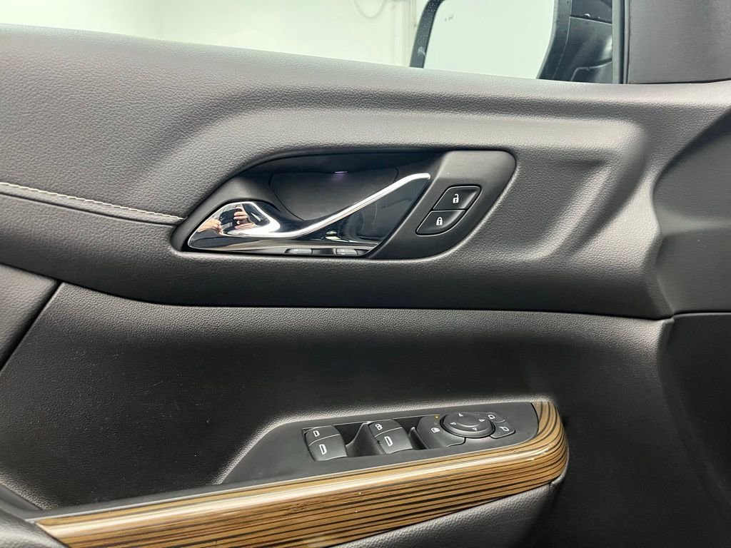 Used 2023 GMC Acadia SLE w/ Driver Convenience Package image 18