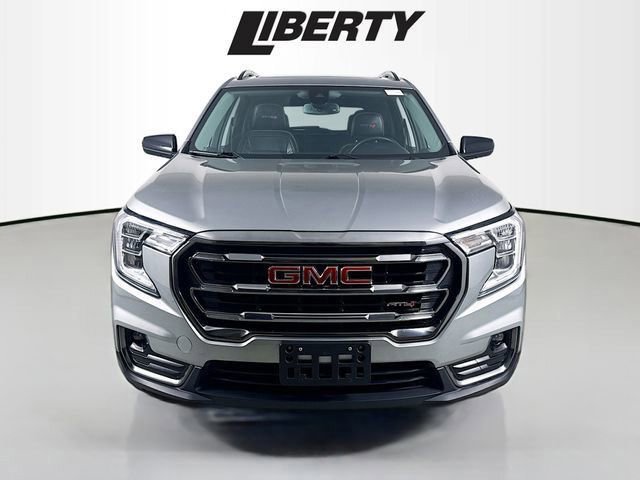 Used 2024 GMC Terrain AT4 image 8