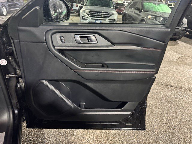 Certified 2025 Ford Explorer ST-Line w/ ST-Line Street Pack image 34