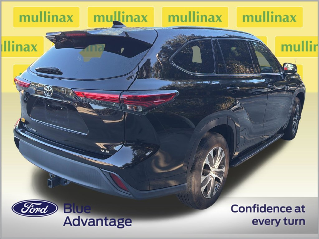 Used 2020 Toyota Highlander XLE FWD image 4