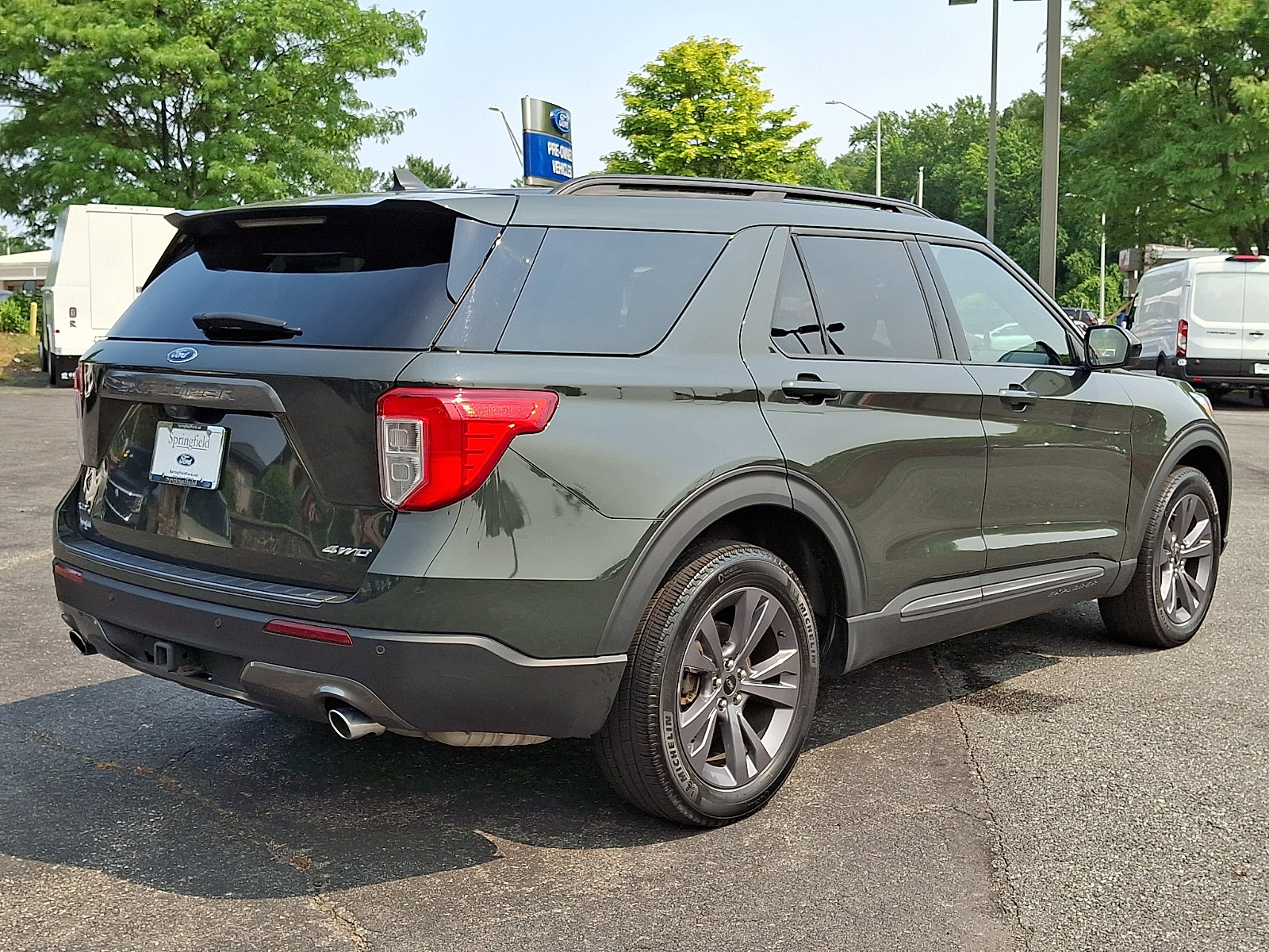 Certified 2024 Ford Explorer XLT w/ Equipment Group 202A AWD/4WD image 6