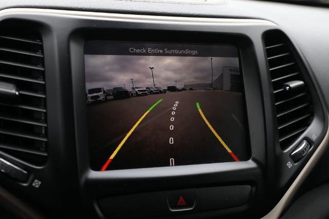 Used 2017 Jeep Cherokee Latitude image 34