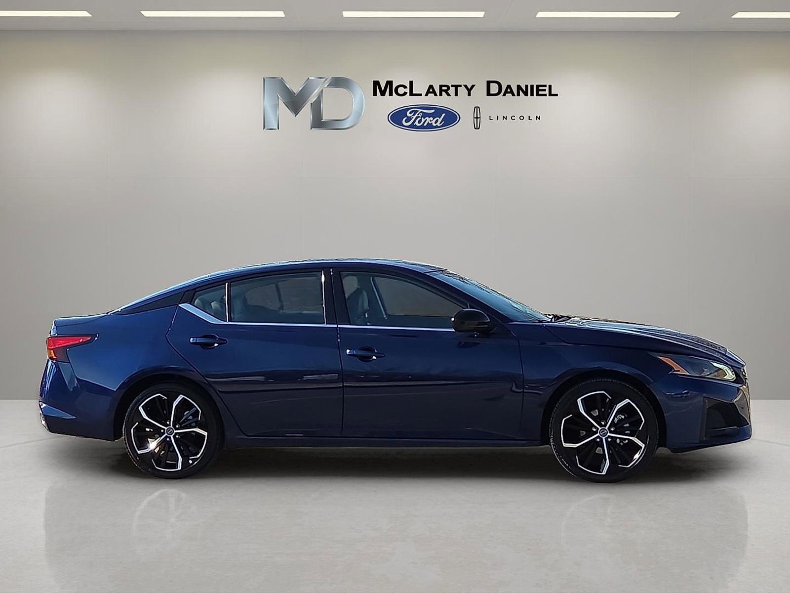 Used 2024 Nissan Altima 2.5 SR image 6
