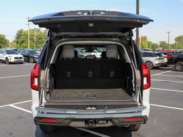 Certified 2025 Ford Expedition Active AWD/4WD image 17