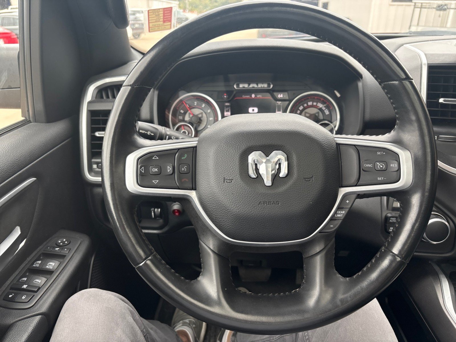 Used 2022 RAM 1500 Big Horn AWD/4WD image 17