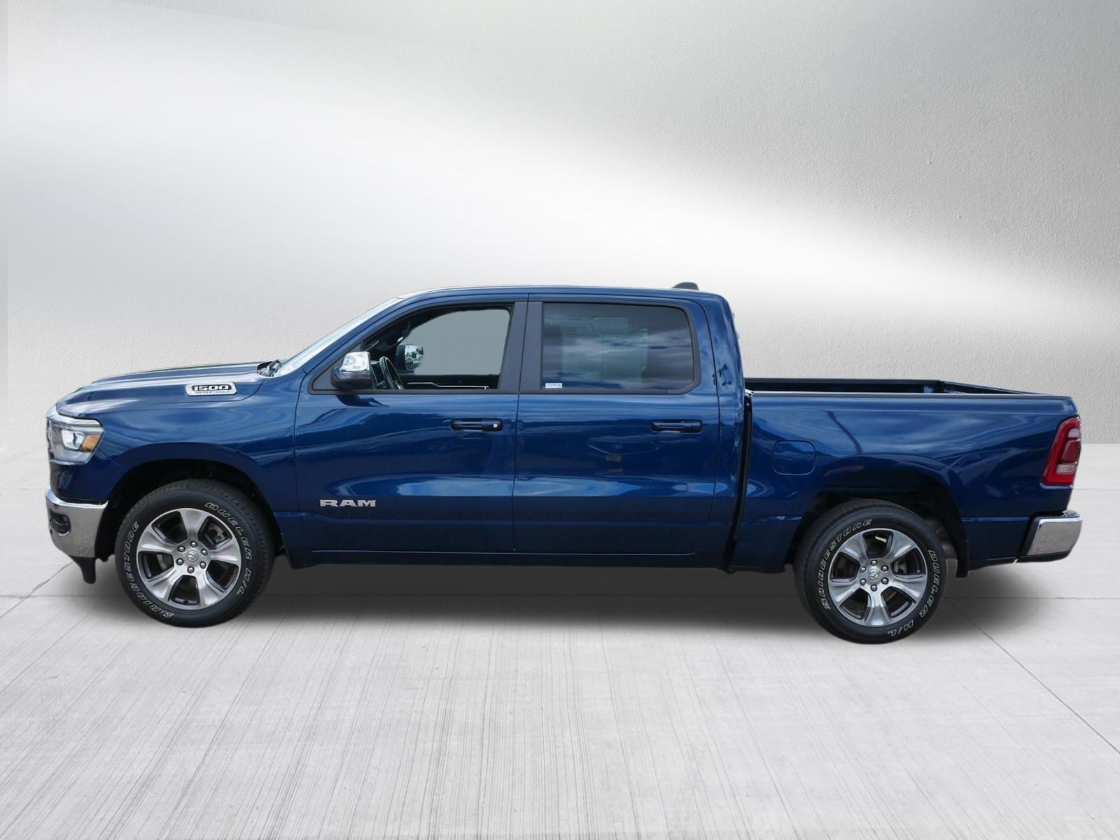Used 2023 RAM 1500 Laramie AWD/4WD image 4