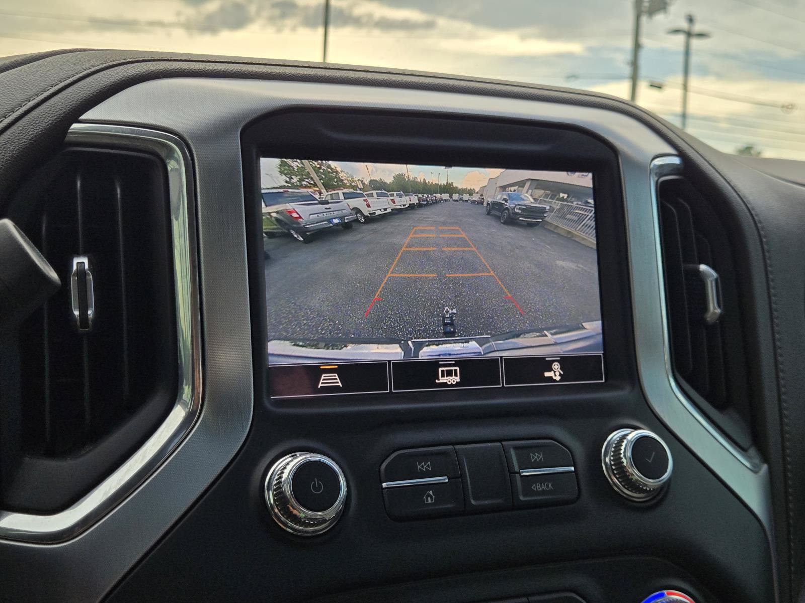 Used 2021 GMC Sierra 1500 SLT w/ SLT Convenience Package AWD/4WD image 30