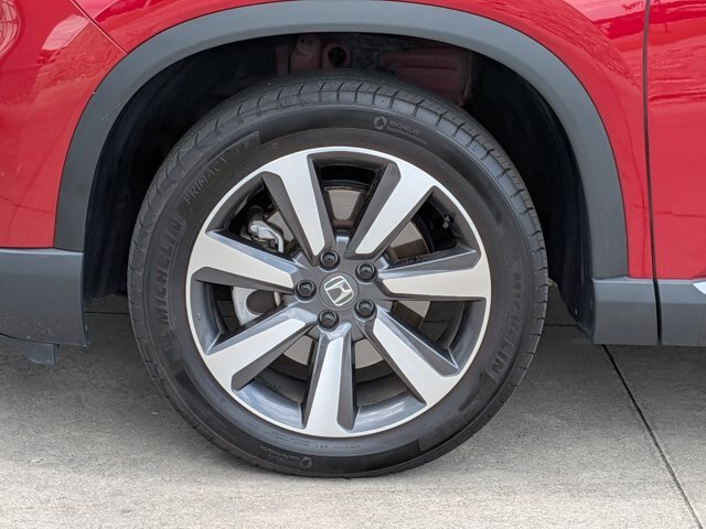 Used 2025 Honda Pilot Touring image 11
