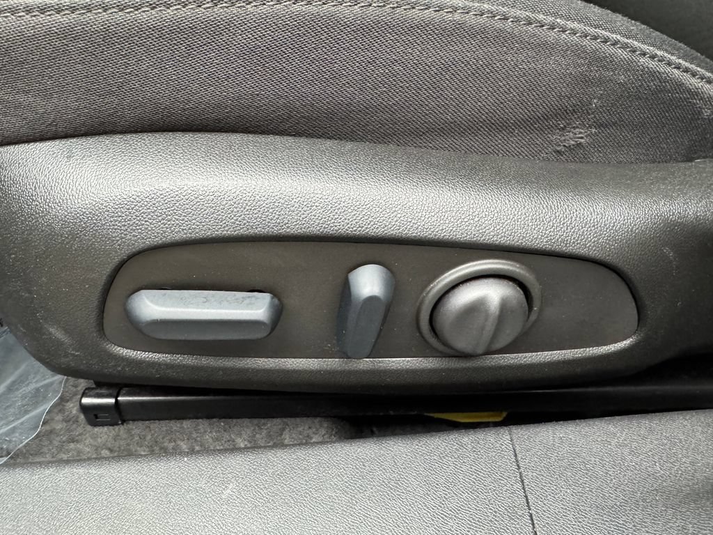 Used 2025 Chevrolet Malibu LT FWD image 11