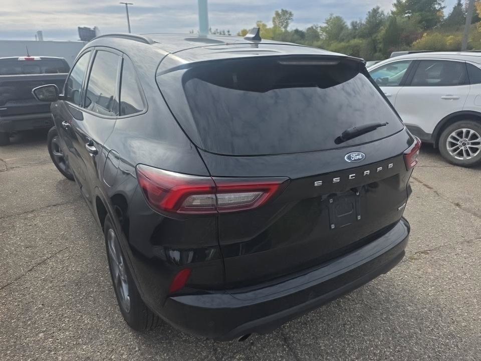 Certified 2024 Ford Escape ST-Line w/ Tech Pack #1 AWD/4WD image 6