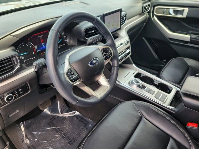 Certified 2023 Ford Explorer XLT w/ Equipment Group 202A RWD image 18