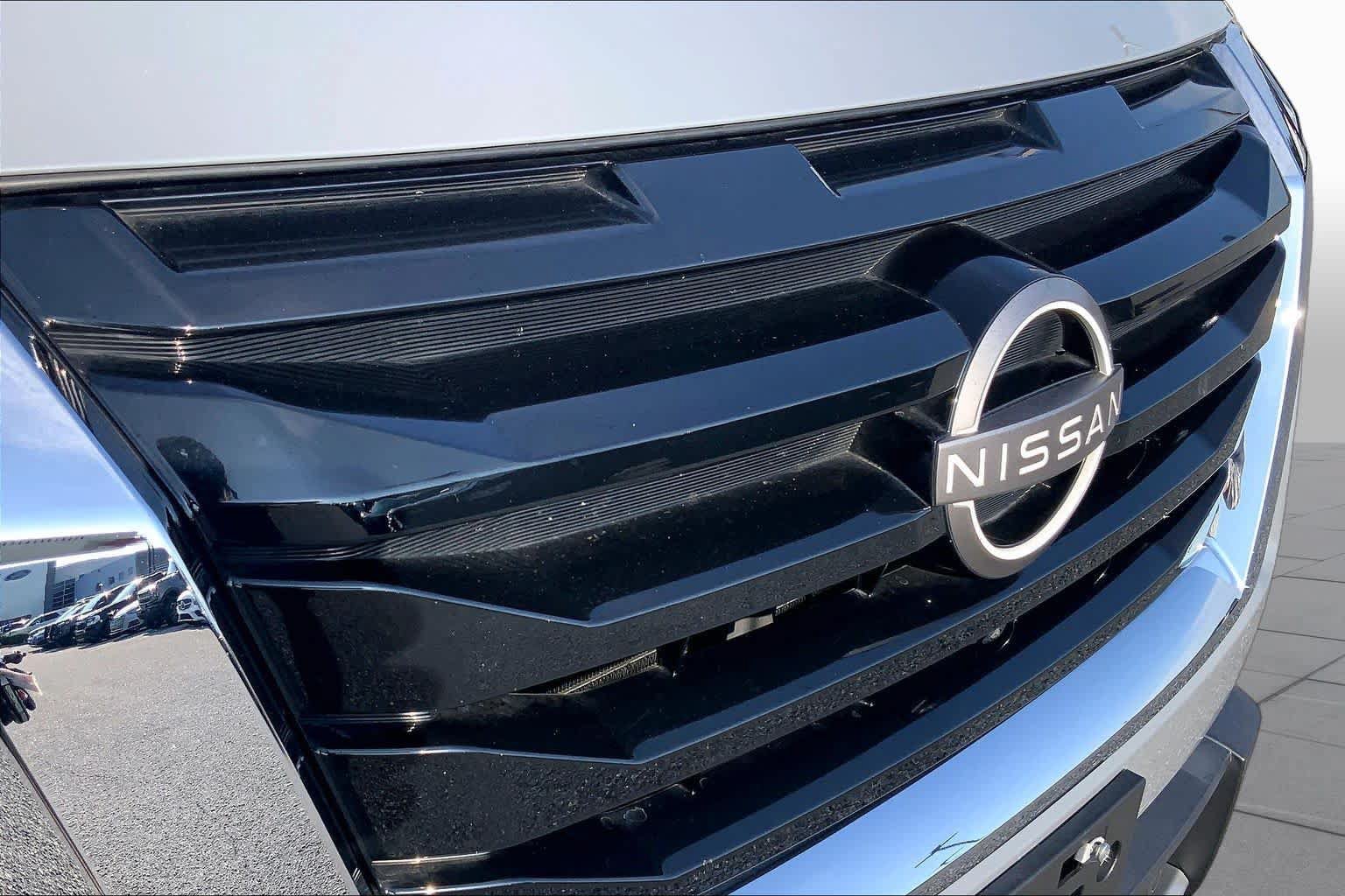 Used 2023 Nissan Pathfinder Platinum AWD/4WD image 29