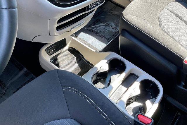 Used 2022 Chrysler Voyager LX FWD image 14