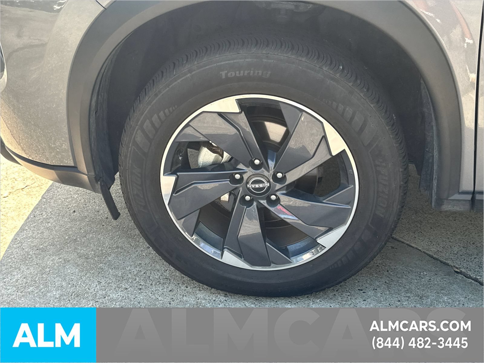 Used 2025 Nissan Rogue SV FWD image 30