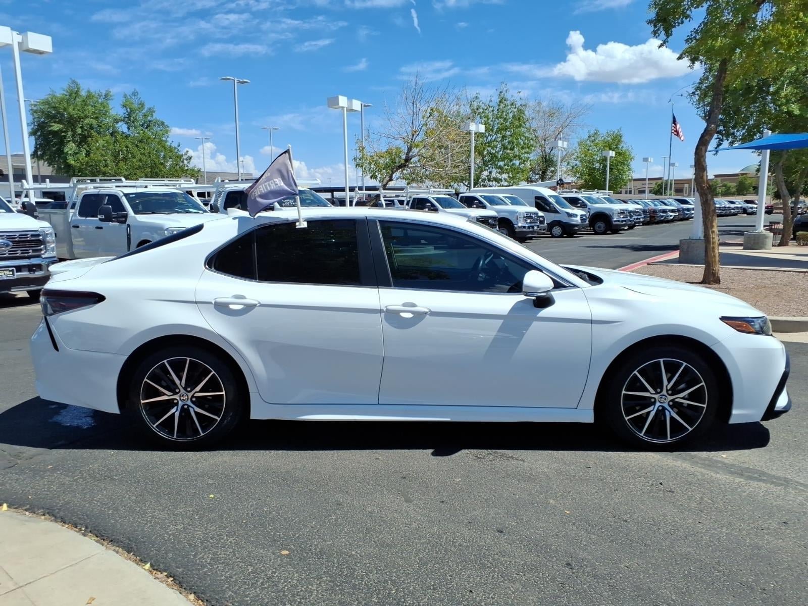 Used 2024 Toyota Camry SE w/ Audio Upgrade Package FWD image 3