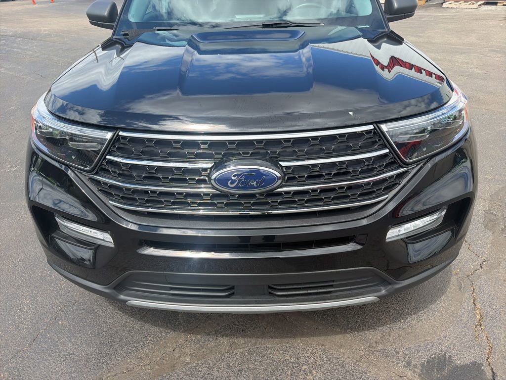 Certified 2022 Ford Explorer XLT w/ Equipment Group 202A AWD/4WD image 11