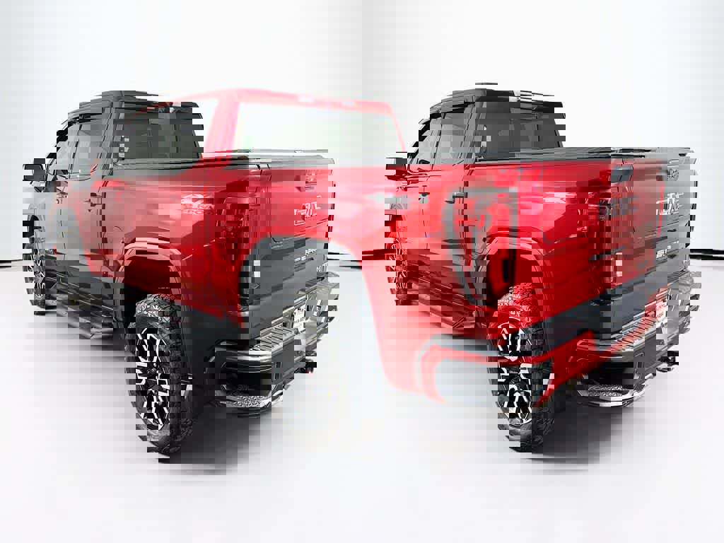 Used 2025 GMC Sierra 1500 AT4 w/ Technology Package image 3