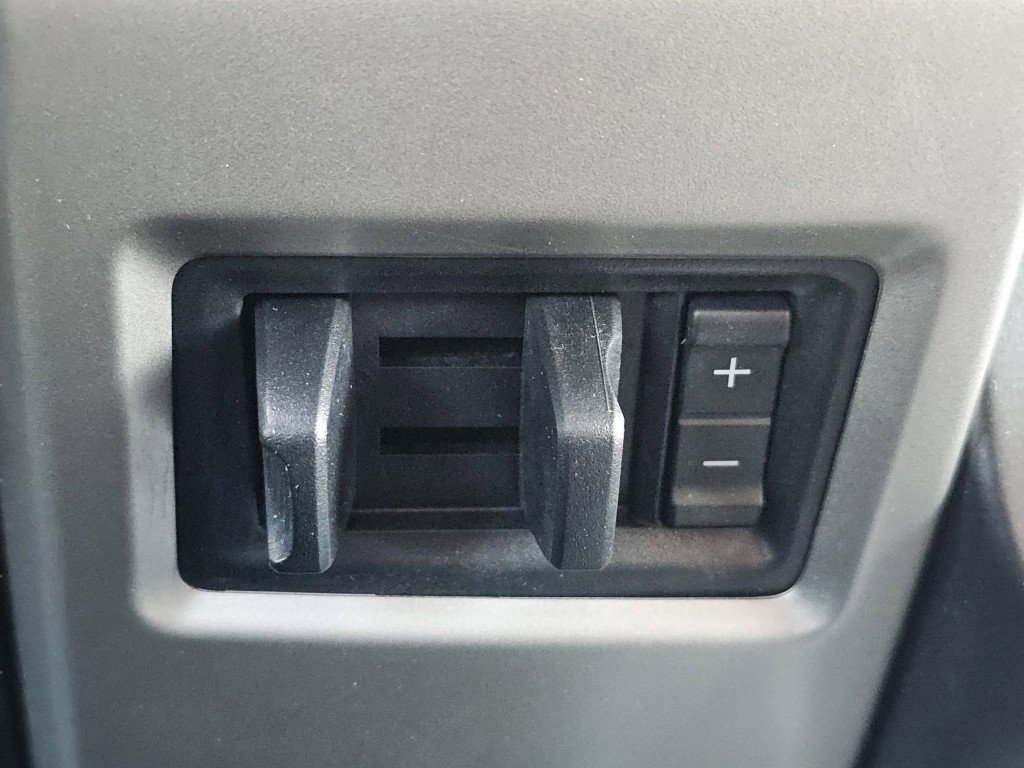 Certified 2017 Ford F350 Lariat w/ Chrome Package image 9